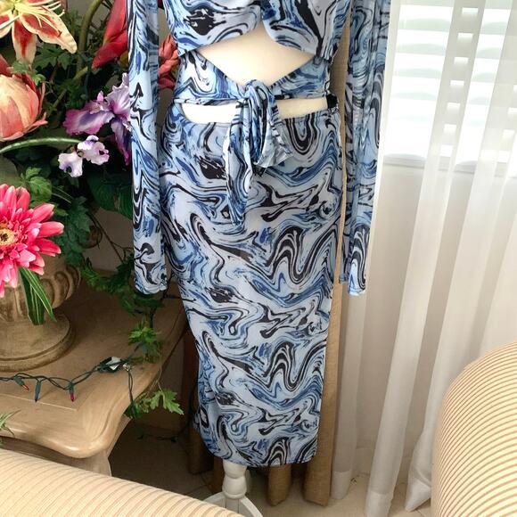 ASOS DESIGN Long Sleeve Mesh Midi Dress with Tie Waist Detail Blue Swirl Print - Picture 6 of 12